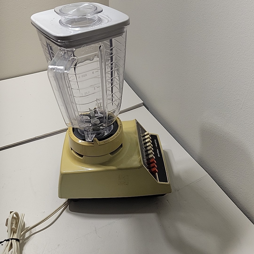 Vintage Osterizer Cycle Blend 10 Speed Blender Pulse Matic W Jar