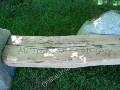 Photo 6x4 Carved seat on Y Lon Goed Llecheiddior/SH4743 The inscription  c2010