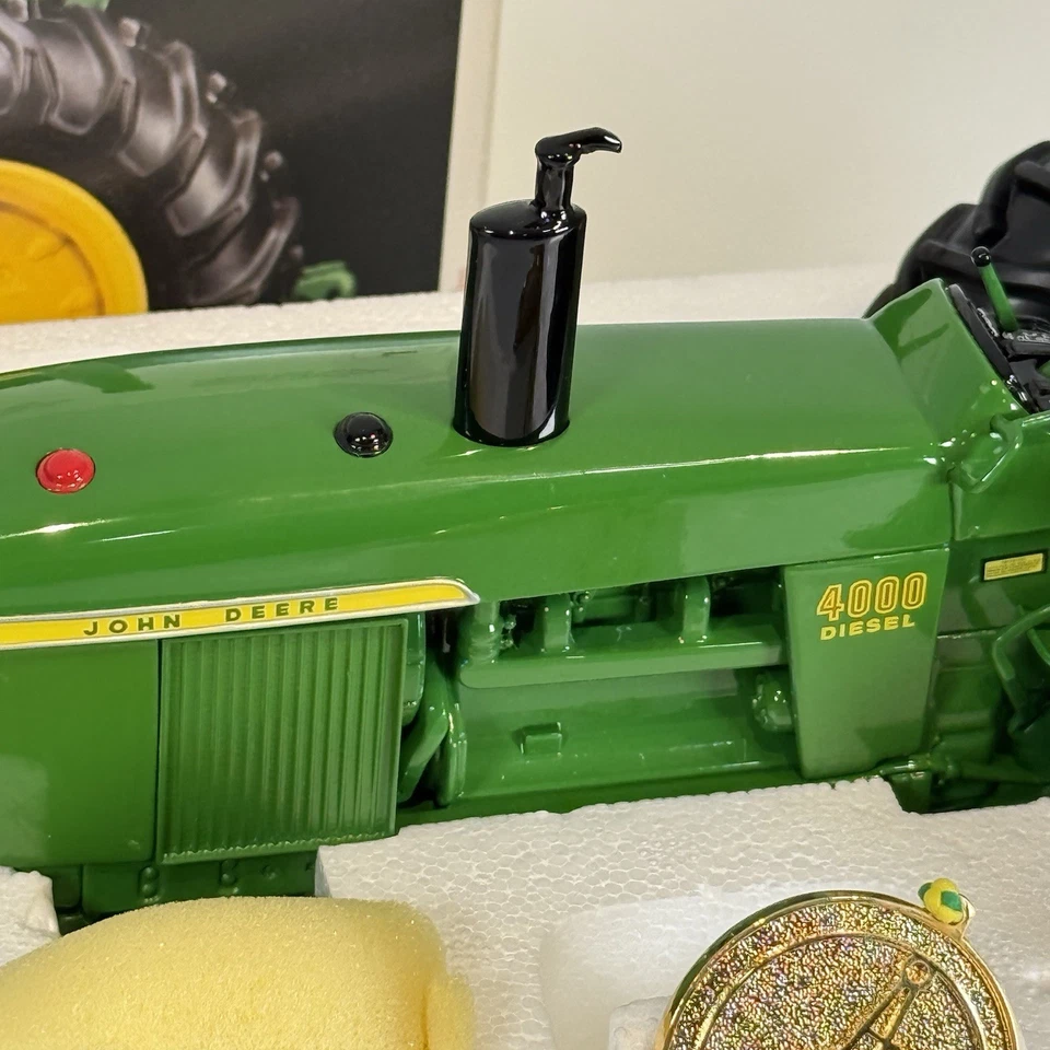 ERTL 5684 John Deere 4000 Tractor Precision Series #5 NIB - Image 4 of 4