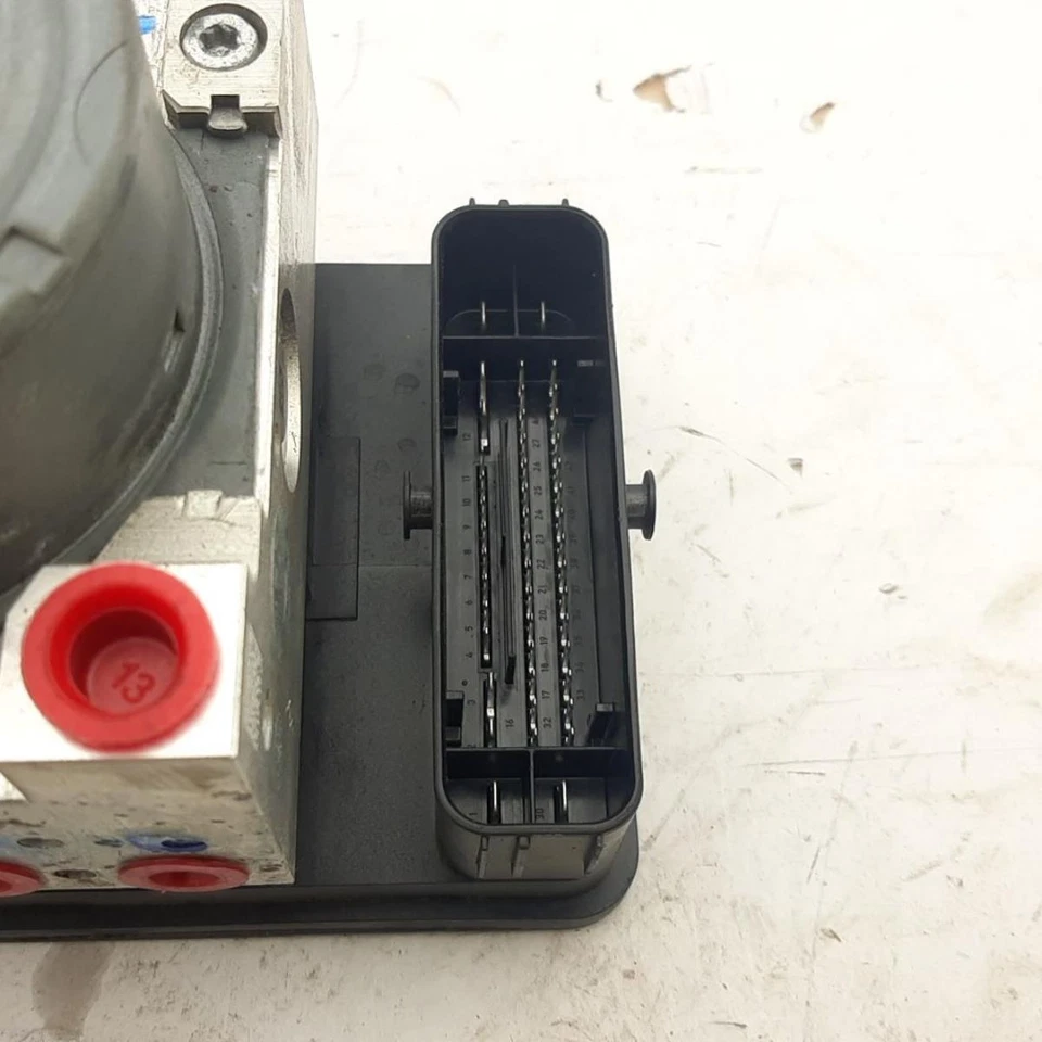 Bomba de freno antibloqueo ABS de fabricante de equipos originales para conjunto de brújula ABS Foto 3 de 3