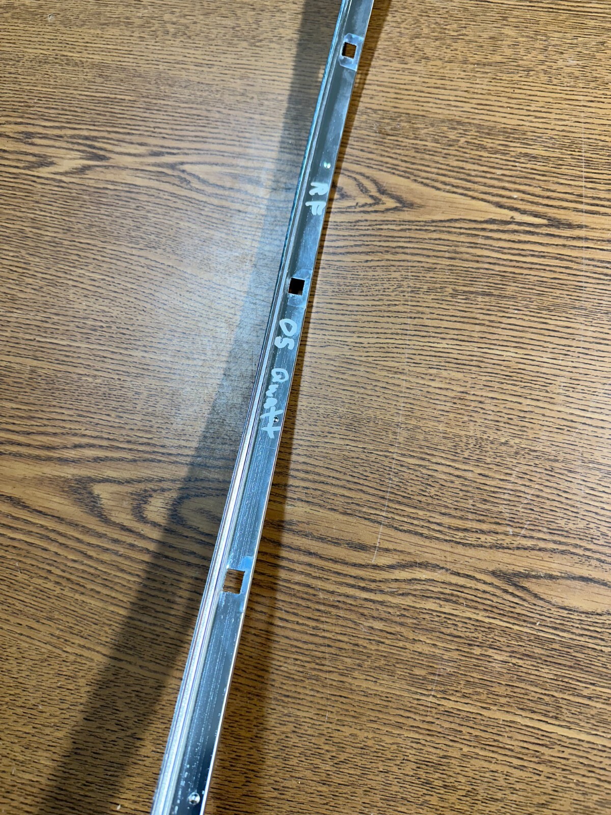 04-2008 Maserati Quattroporte Right Front Side Door Window Upper Molding Chrome