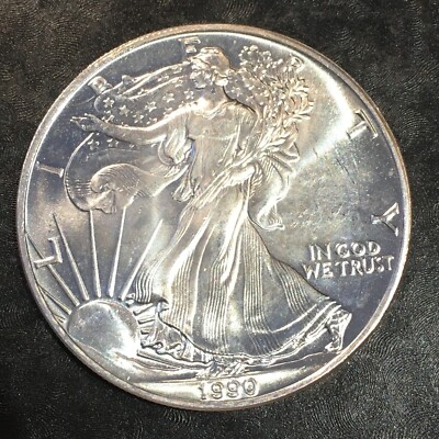 1990 Uncirculated American Silver Eagle US Mint Issue 1oz Pure Silver #o110