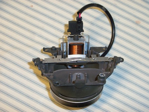 OEM 3" Bi Xenon Projector Lens with Solenoid for Car Headlight from 2008 G35x - Picture 3 of 4