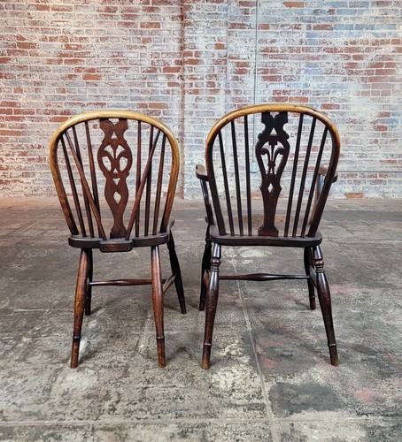 19th century Antique English Windsor Chairs - Set of 8 - Picture 6 of 11