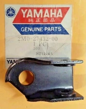 NOS Yamaha Rear Footrest Left Bracket 2M0-27432-00 NEW OEM