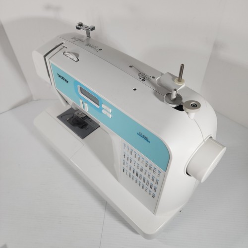 Brother CE4000 Sewing Machine Computerized Sewing 77 Built-in Stitches TESTED - Picture 10 of 13