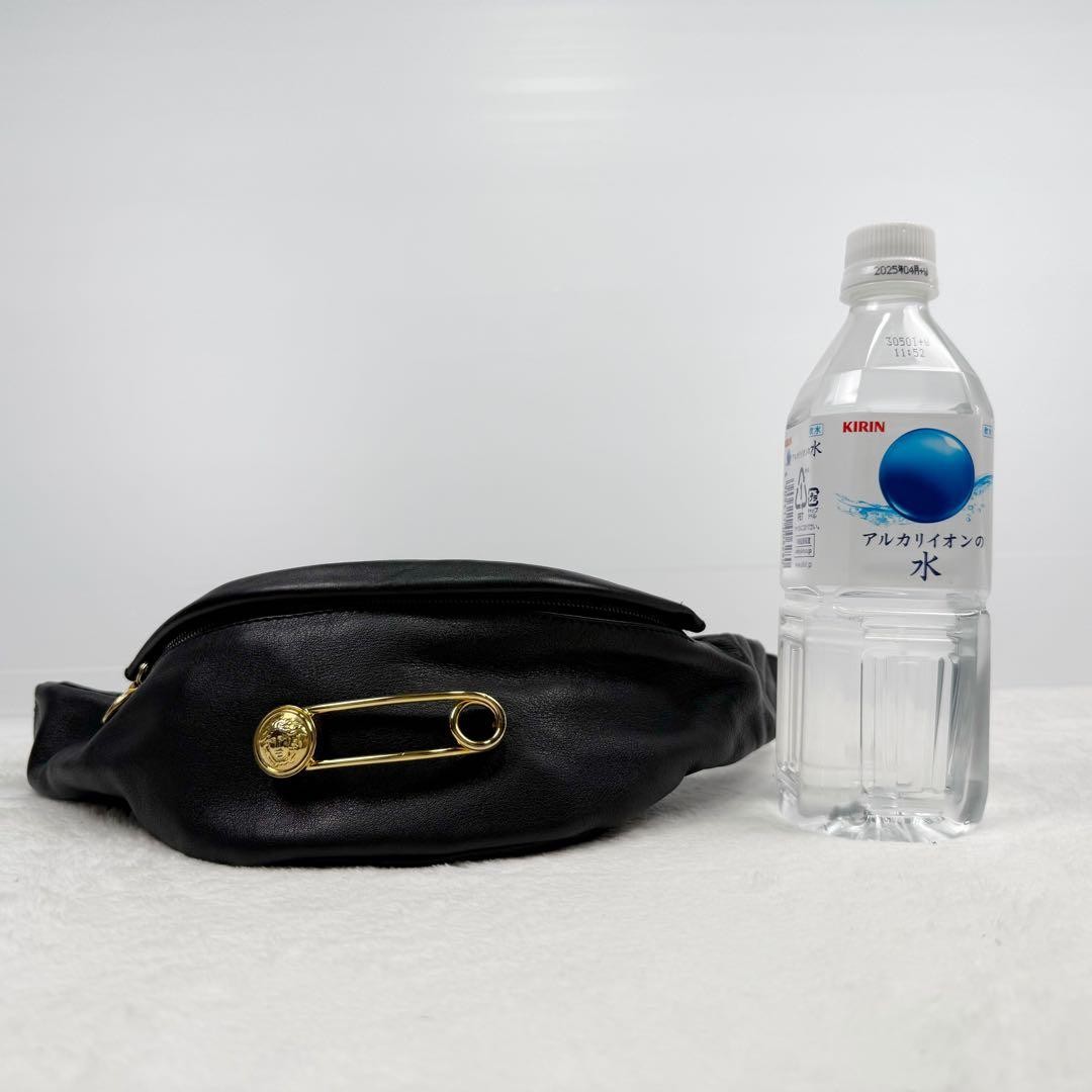 Versace Medusa Black Leather Waist Bag Authentic Excellent Condition thumbnail 4