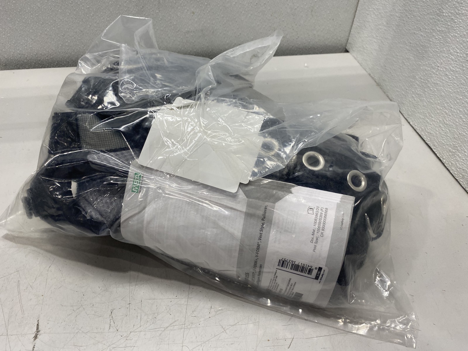 MSA Safety V-Fit Full Body Harness XL Black 10195135