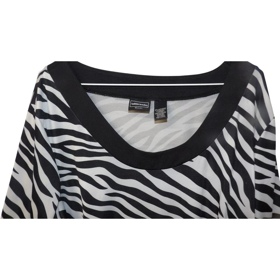 Camisa túnica cuello en V negra manga larga estampado cebra talla grande para mujer 2XL Foto 2 de 3