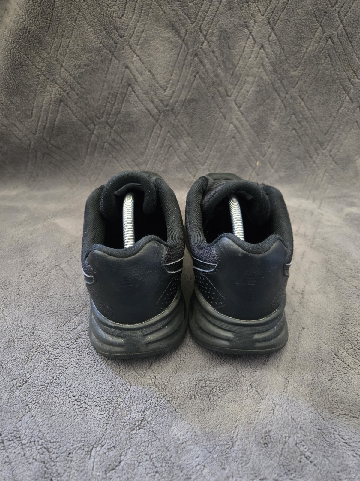 SAOLA New Balance 411v1 scarpe da passeggio uomo taglia 7.5EE sneakers sportive scarpe da ginnastica nere