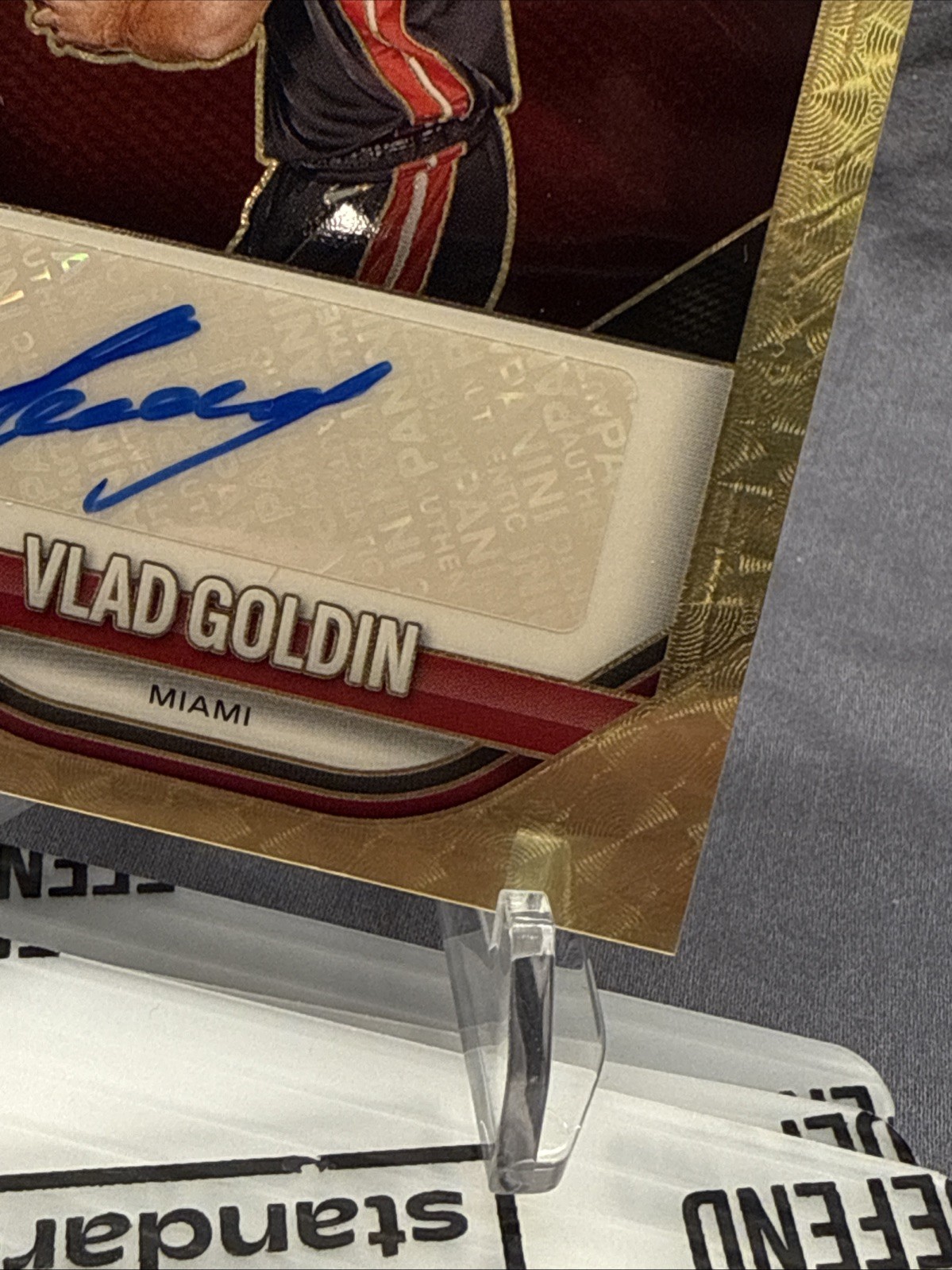 2025 Prizm NBA Vlad Goldin Gold Vinyl Auto SSP /5 Rookie Auto RC AU Heat view 5