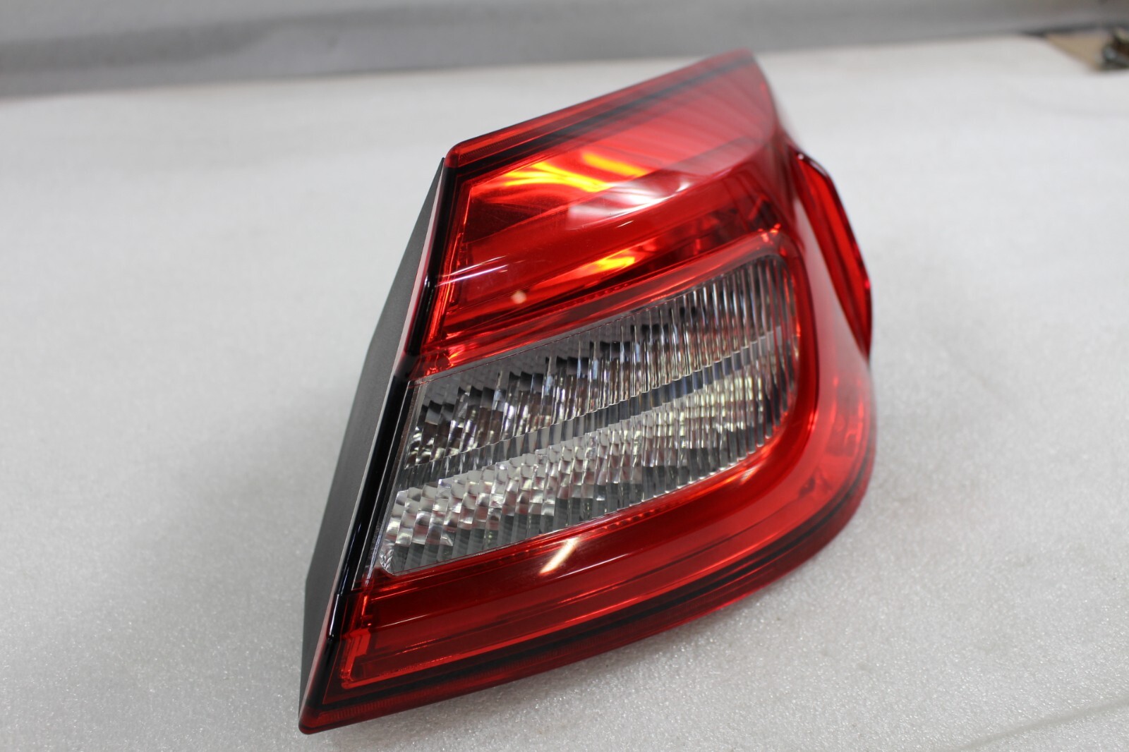 2014 Maserati Quattroporte, RH, Right, Outer Tail Lamp, Used, P/N 670001628