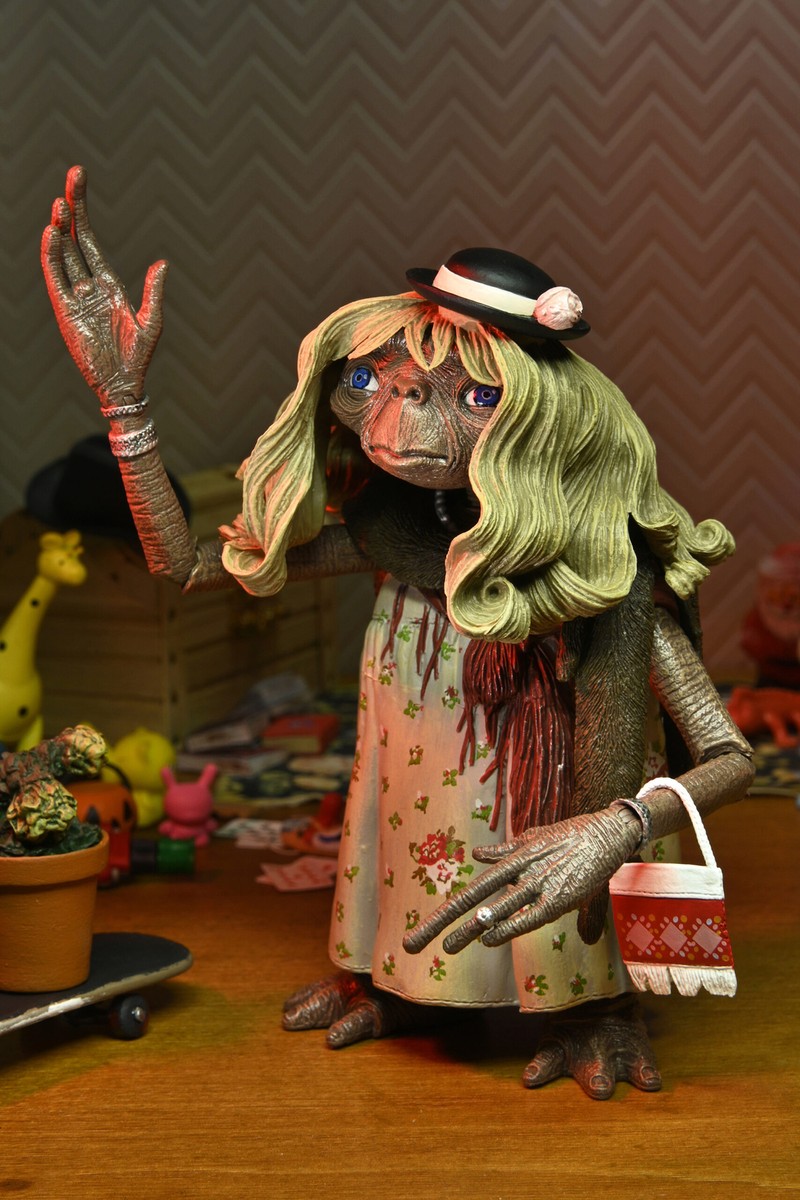 ☆*☆様 E.T. the extra terrestrial コレクターフィギ NECA E.T. The Extra-Terrestrial Dress Up Ultimate Action Figure