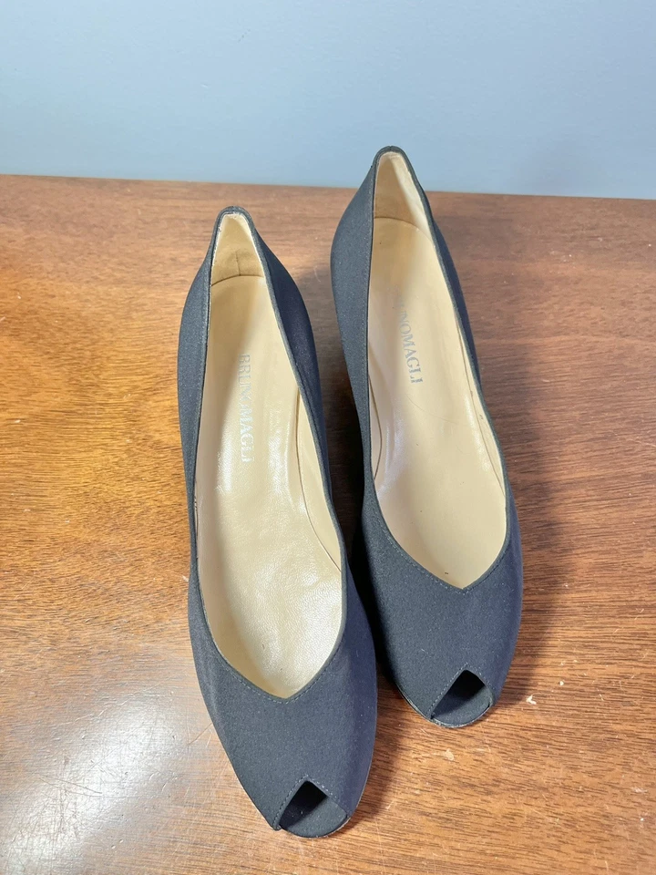 Sapato Bruno Magli Feminino Tamanho 8.5 Azul Marinho Peep Toe Wedge Feito na Itália WO2304 - Imagem 4 de 4