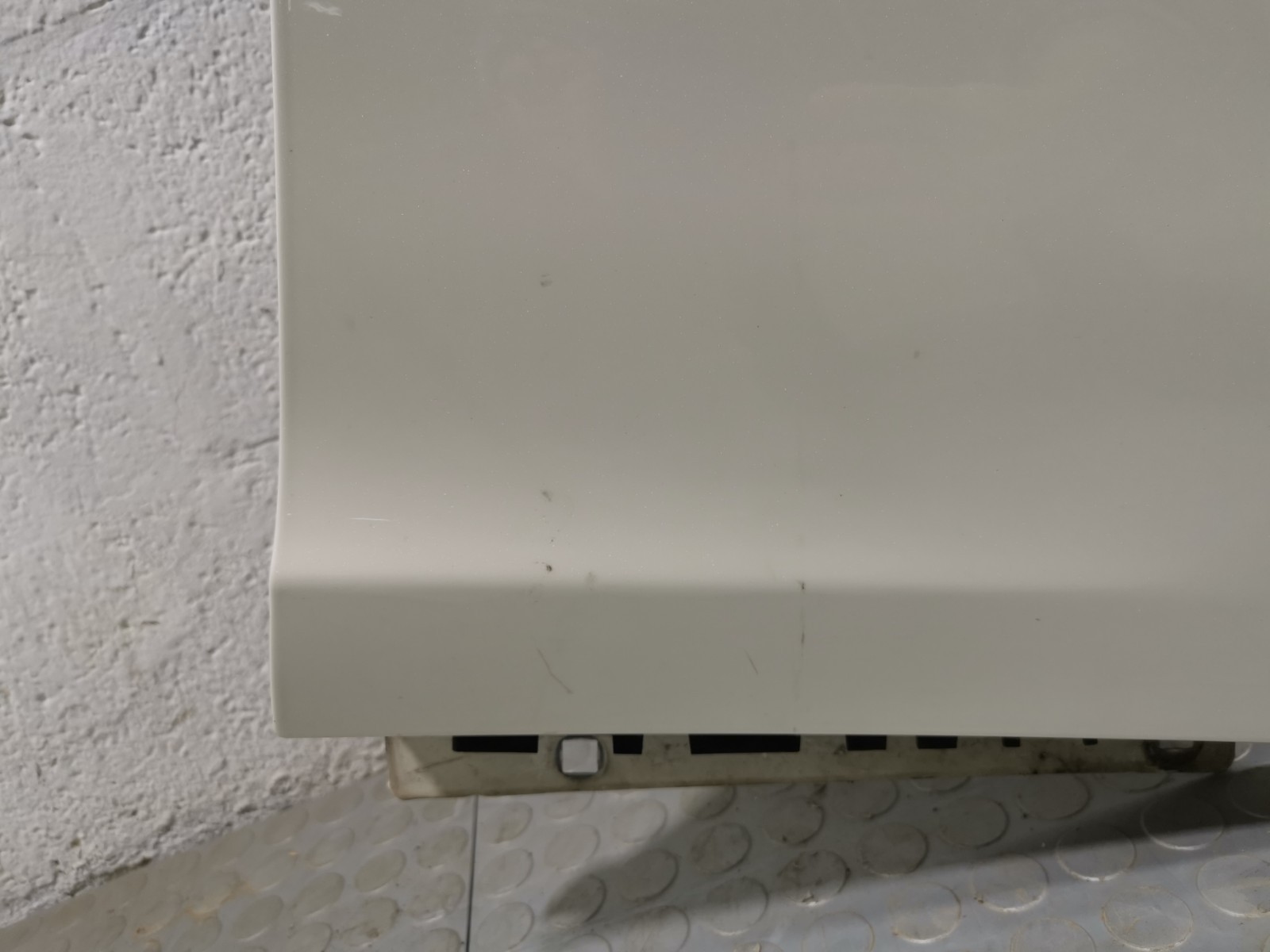 Maserati Ghibli RWD 3.0 2015 Front Right Passenger Side White Color Fender OEM