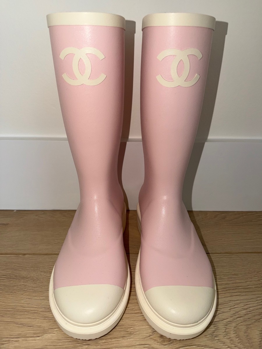Chanel 26C Rose Pink White Caoutchouc CC Logo High Pull On Rubber