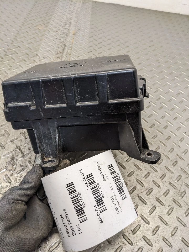 08-09 Express Interior Fusebox Relay Control Module OEM Inside Fuse Bloc 1174335 - Image 3 of 4