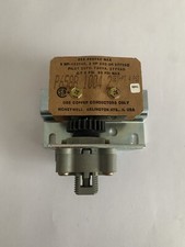 Honeywell P658B 1004 Pressure Switch 25AMP 125/250/480VAC Set Pint 4 PSI New