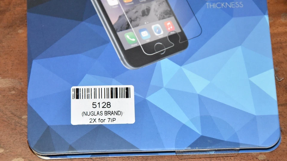 Protector de pantalla de vidrio templado NUGLAS - iPhone 7 - Nuevo en paquete Foto 2 de 4