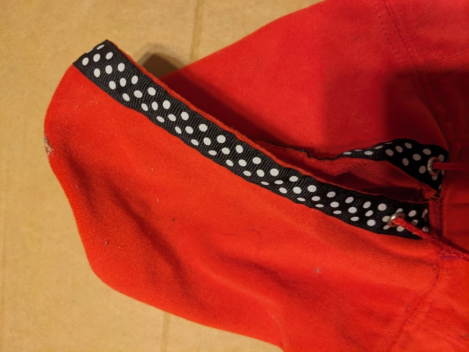 Sudadera con capucha de terciopelo rojo para perro con armario Max's mediano 14" 90013 Foto 3 de 4