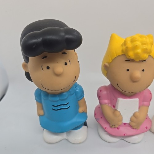 Peanuts 4 Figures Charlie Brown Lucy Linus Sally Snoopy Bath Squirters JustPlay - Picture 11 of 13