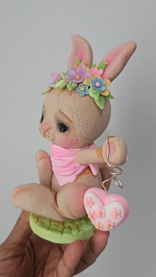 Decoración de pasteles bebé conejo con flores cuervo y corazón/coleccionable/baby shower Foto 3 de 4