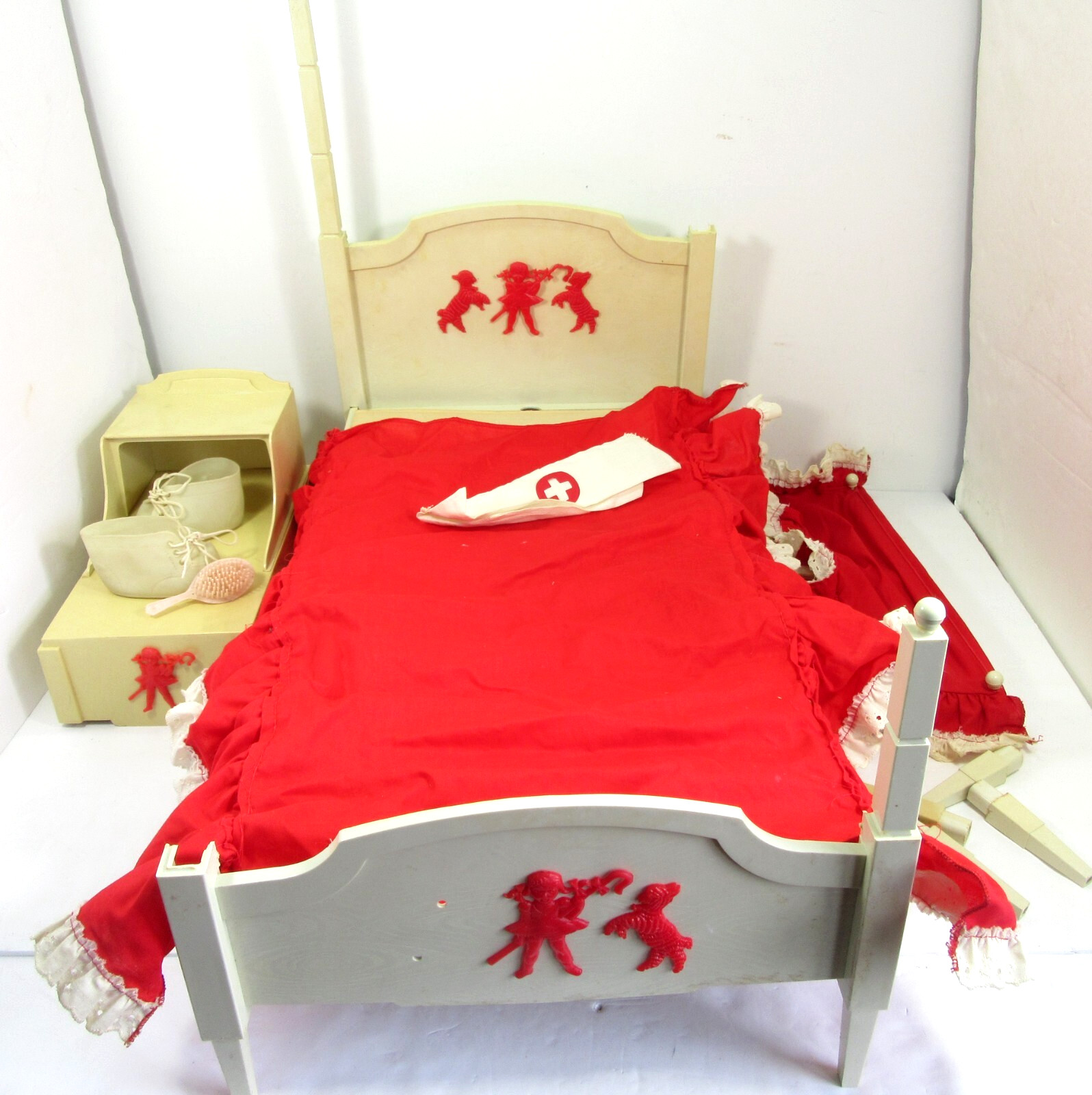 Deluxe Reading Suzy Smart 20" Doll & Nancy Nurse Box 1963 Vintage Toy