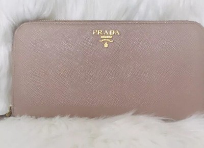 prada classic wallet