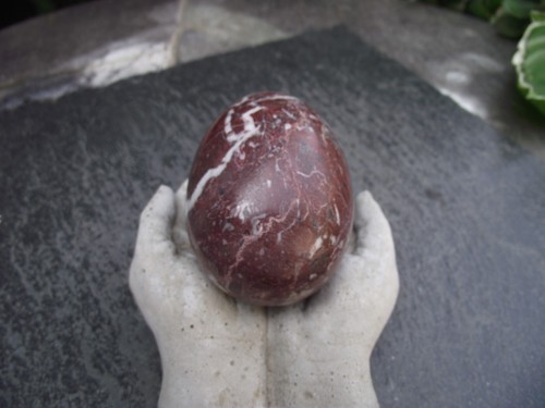 Red Serpentine Marble ? Carved & Polished Ornamental Decorative Stone Egg - Picture 9 of 13
