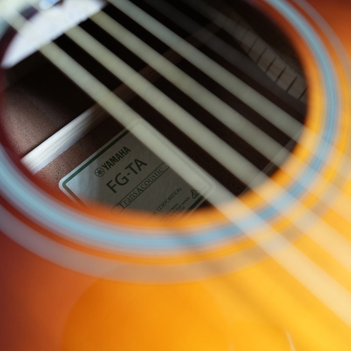 Guitarra acústica Yamaha FG-TA BS Trans Brown Sunburst