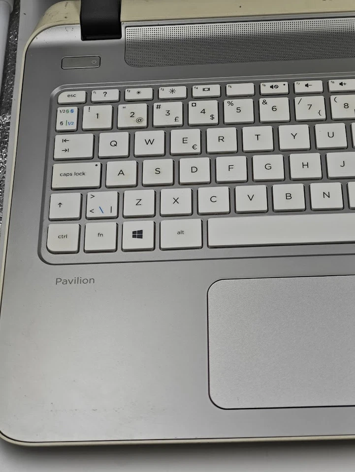 HP Pavilion 15-P012NO Laptop - AMD A10, 12GB RAM, Nessun SSD, Usato - Immagine 3 di 4