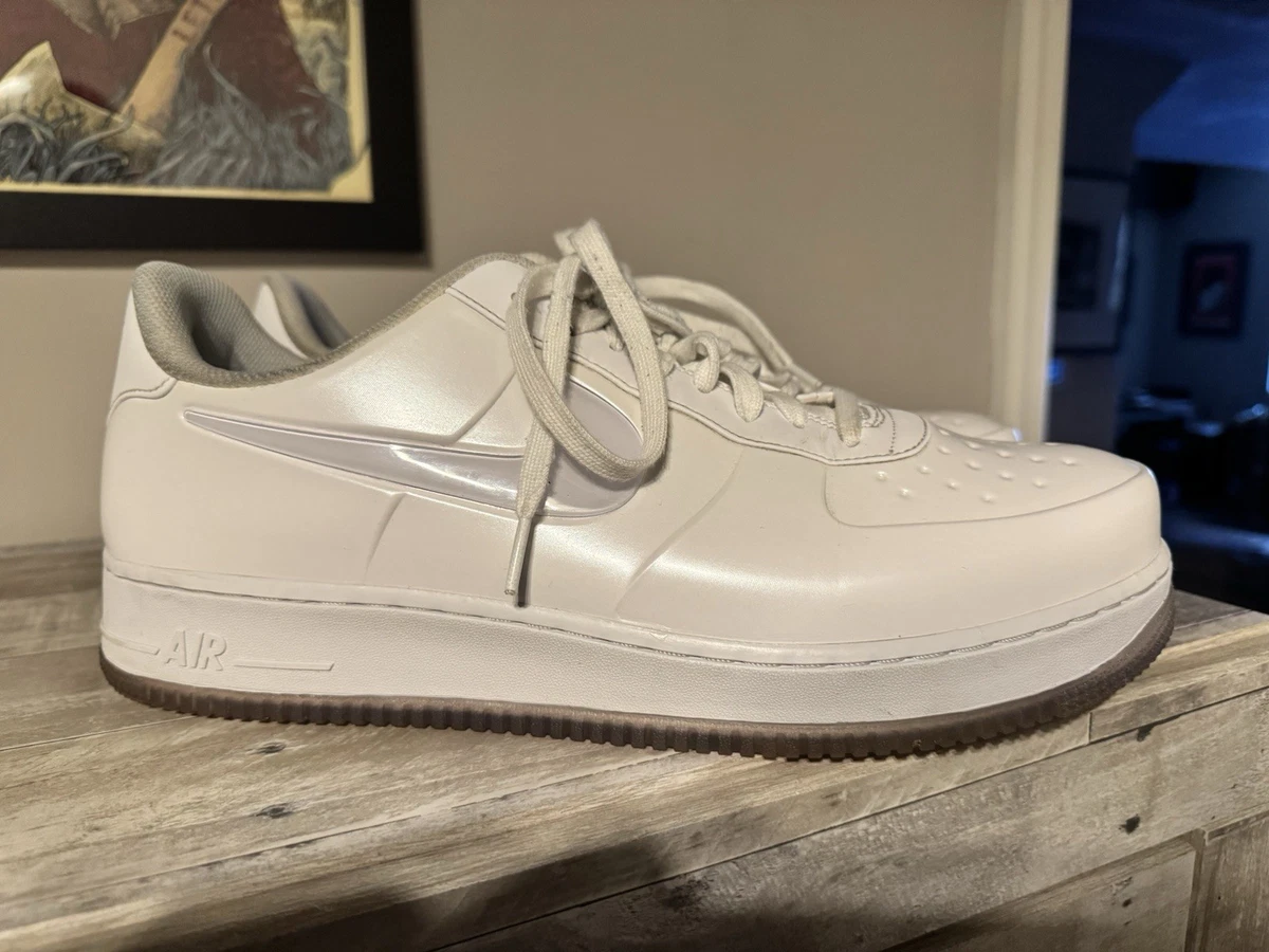 Preços baixos em Nike Air Force 1 Foamposite Pro Cup Low Triple