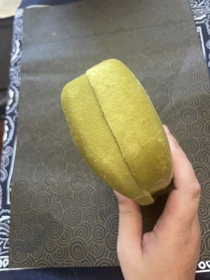 Estuche para gafas Gucci para mujer oro amarillo terciopelo cubierta dura Foto 3 de 4