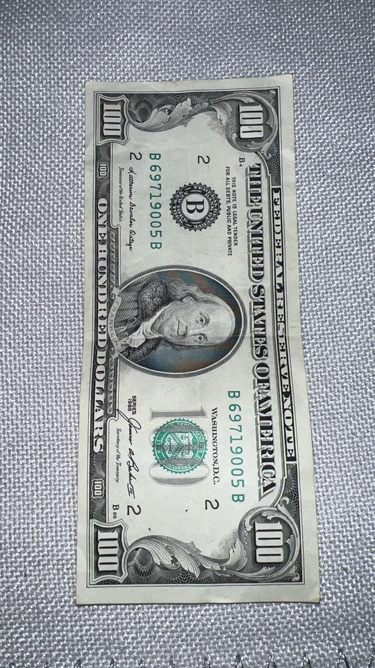 Serious 1985 $100 Dollar Bill Federal Reserve Note Circulated - Image 2 of 4