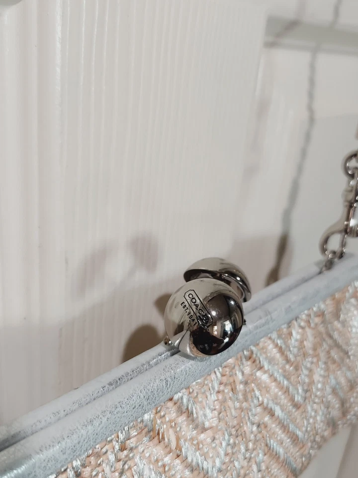 Rare Coach 1941 Amanda Darcy Kisslock Chain Clutch Silver 13592 - Image 4 of 4