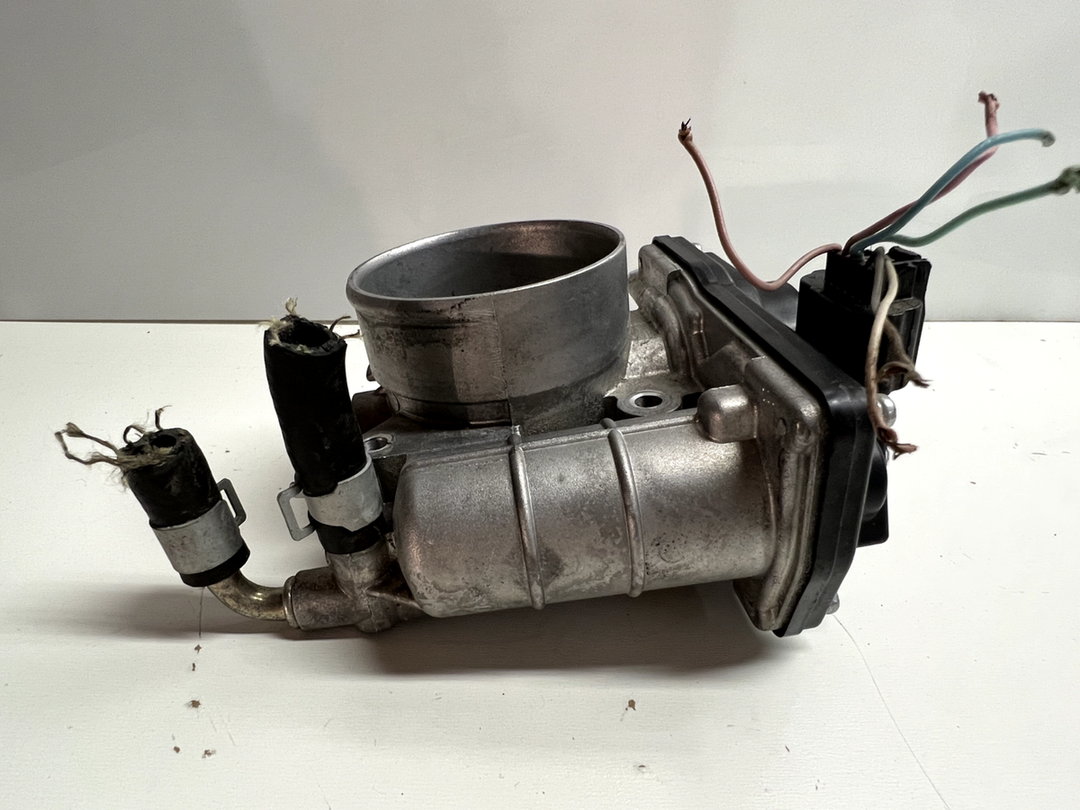 Nissan/Infiniti Throttle Body Hitachi Sera 526-01 OEM | eBay