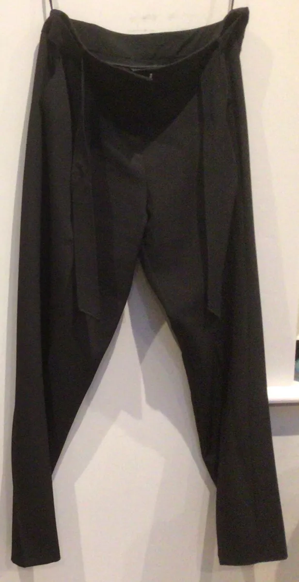 Dressy top tapered trousers