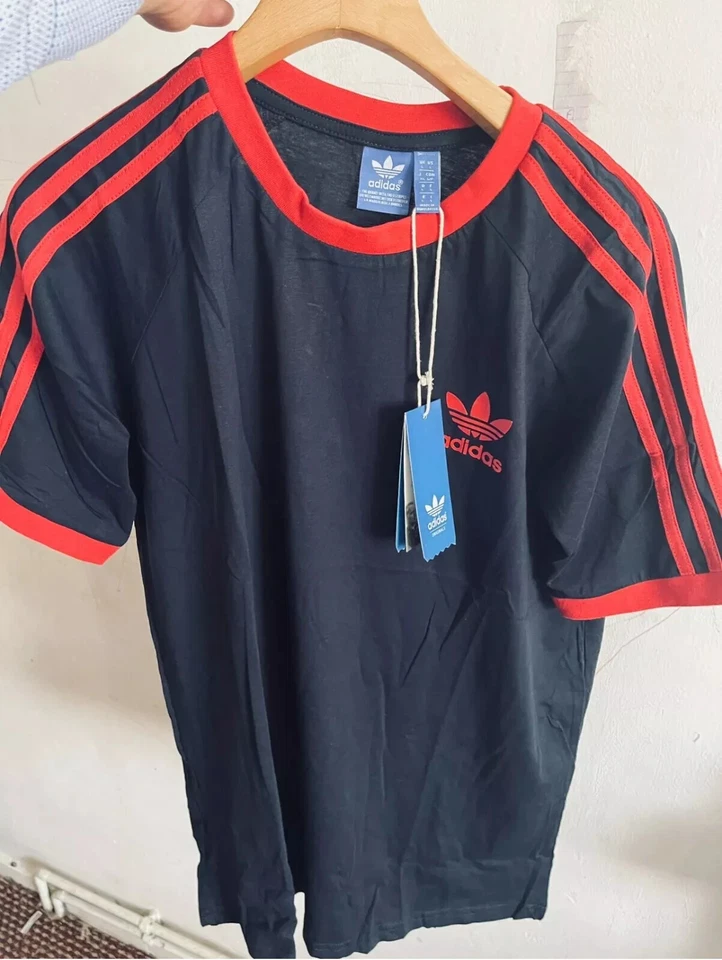MEN'S ADIDAS TEE ORIGINALS  SHORT SLEEVE CREW NECK THREE STRIPE  T-SHIRT L, 2XL - Imagem 3 de 4