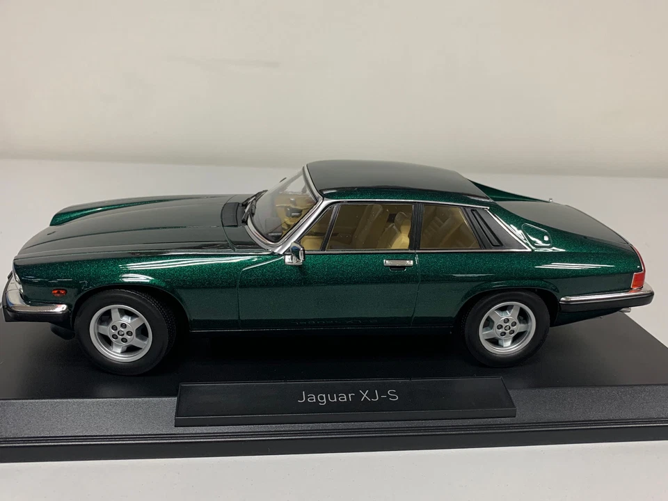Norev Jaguar XJ-S 5.3 H.E. Coupé 1982 - Green metallic 1/18 182620 0123 27 - Photo 4/4
