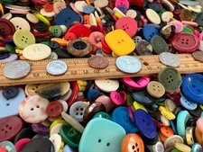New Buttons mixed color 100 lot mixed assorted sizes 1/4 to 1 inch -bulk  MX1