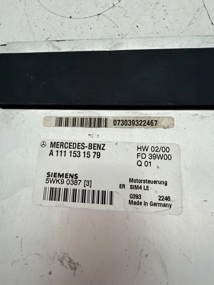 Módulo de control del motor Mercedes R170 SLK230 1997-2004 ECU ECM OEM A1111531579 Foto 2 de 4
