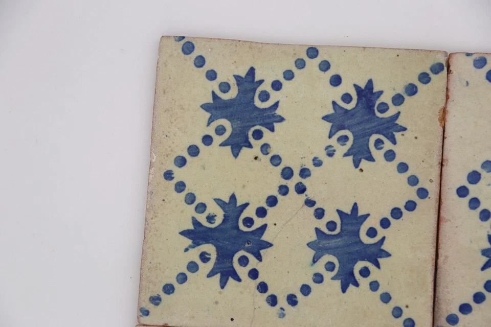 Juego de cuatro azulejos azules y blancos antiguos del siglo XIX, portugués Foto 2 de 4