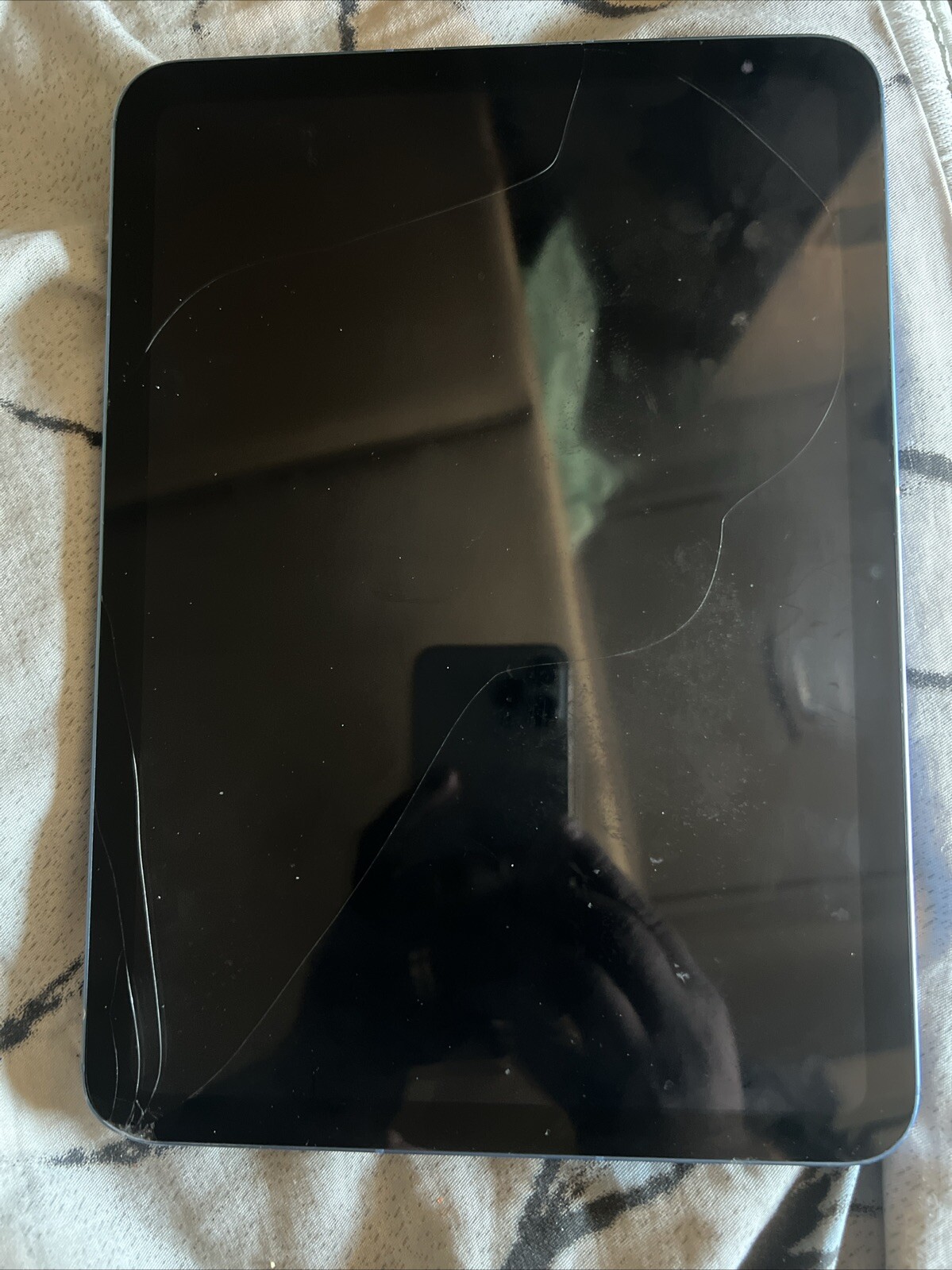 IPad 10th Generation with TikTok App for Sale-image