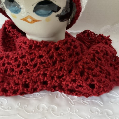 Handmade Womens Crocheted Hat & Fringed Scarf White with Burgundy New N - Picture 2 of 9