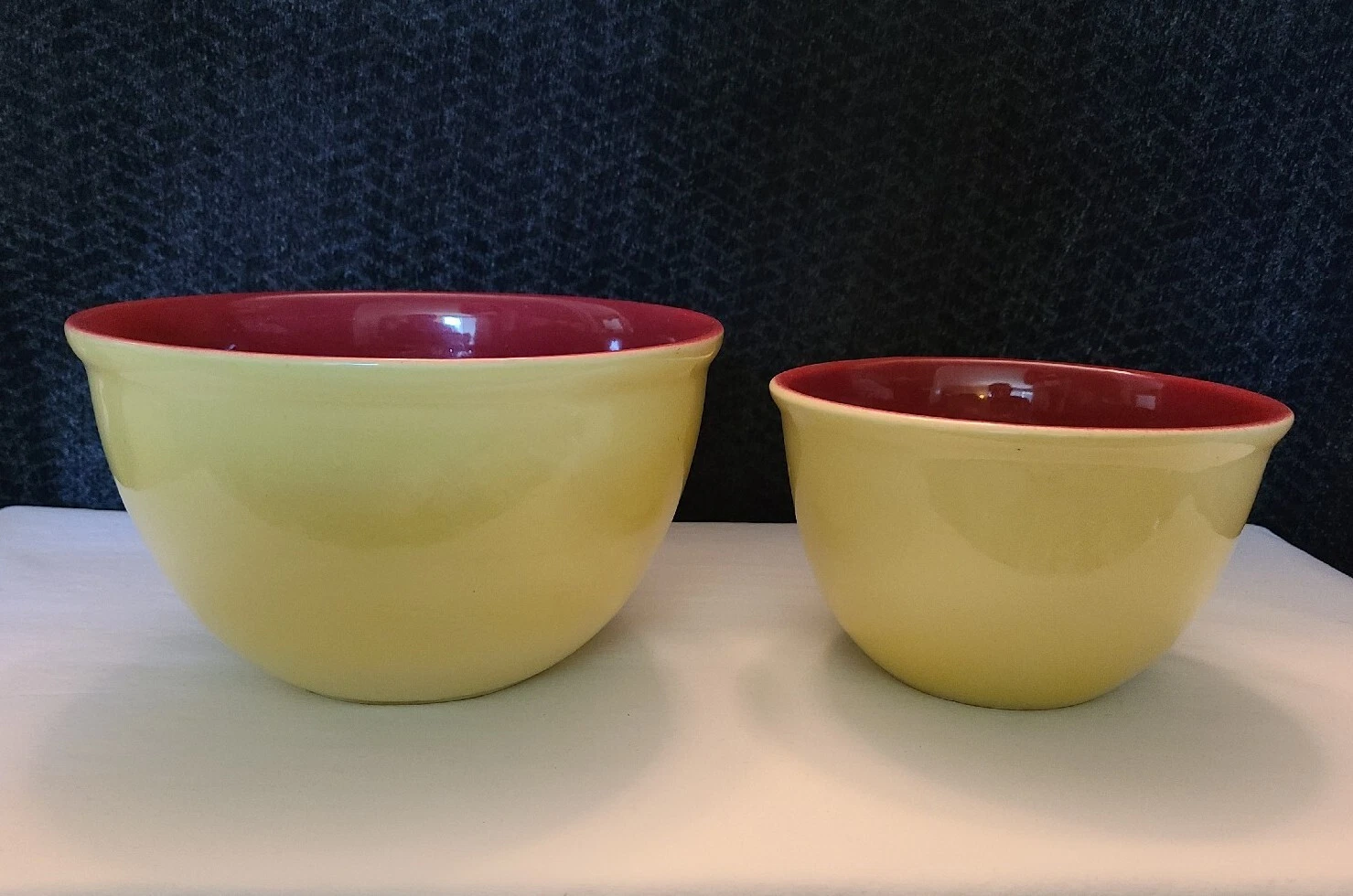 2 Vintage HTF Two-tone HULL Pink And Yellow Mixing Bowls, Script Mark, READ