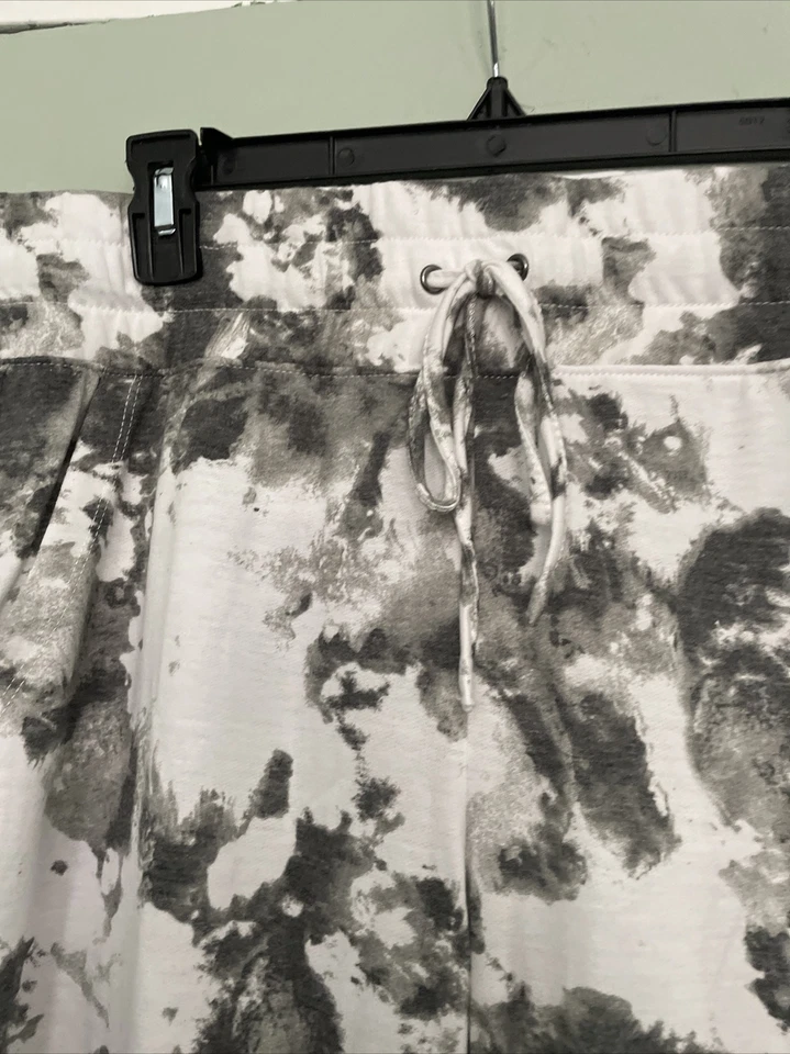 Jogger tie dye Balance Collection talla L precio de venta sugerido por el fabricante 75,00 USD Foto 4 de 4