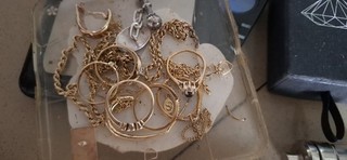 ASSORTED SCRAP GOLD 24 5g