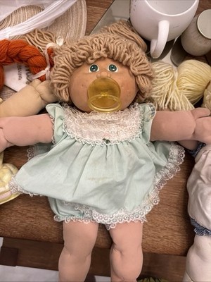 1982 Cabbage Patch Kid, Head Mold 4, Green Eyes, Straw Hair, Black Signature 