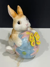 PERFECT FITZ & FLOYD PAINTED EASTER EGG LIDDED BOX     APPX. 5" TALL