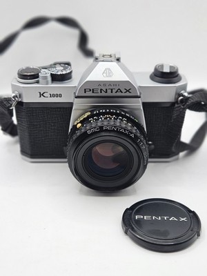 Asahi Pentax K1000 35mm Spiegelreflexkamera & Pentax SMC-A 50mm f/1.7 Objektiv - Near Mint
